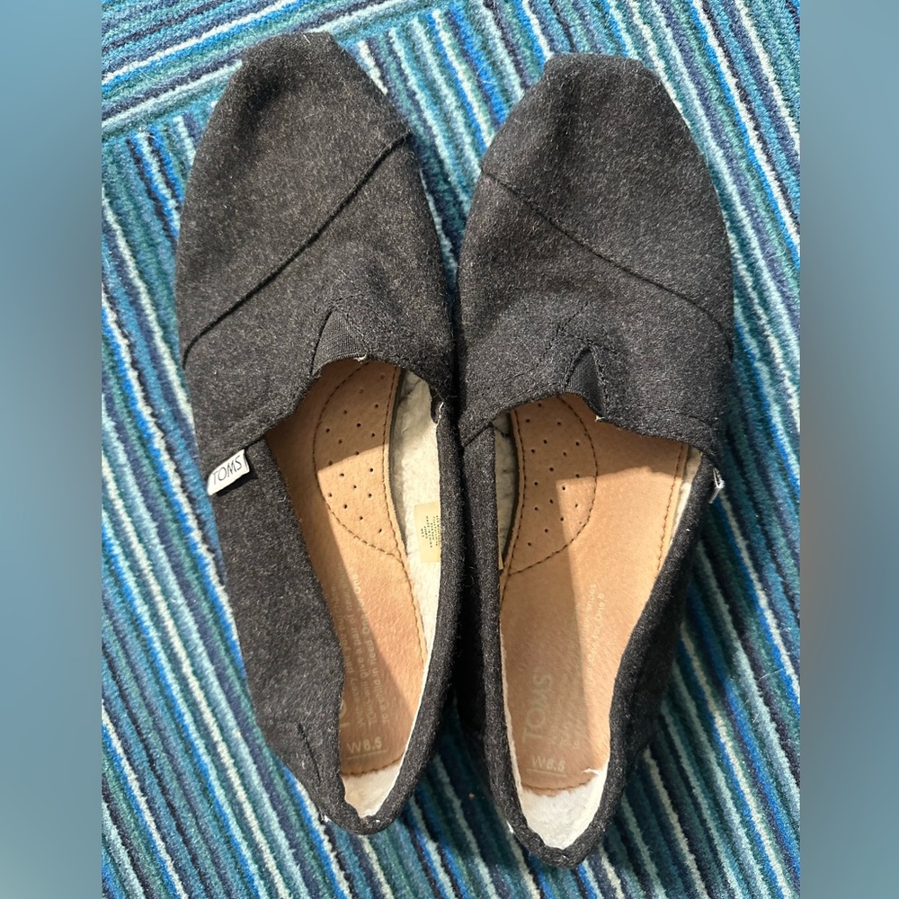 TOMS Women's Charcoal Gray Loafers with Wool Lining